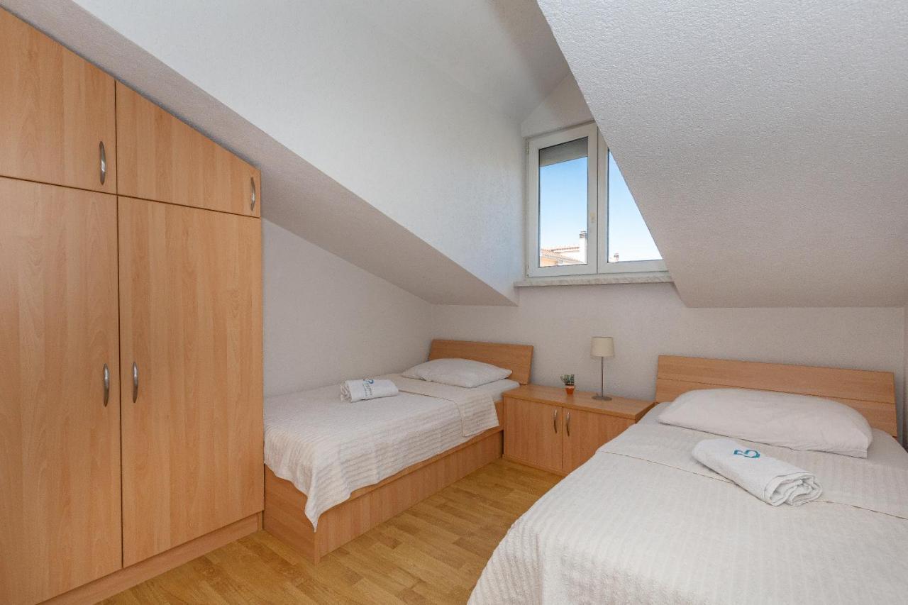 Apartments Dalmata Biograd Na Moru Bagian luar foto
