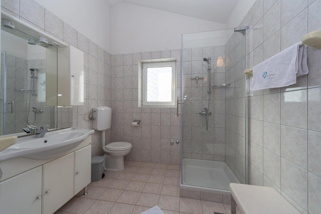 Apartments Dalmata Biograd Na Moru Bagian luar foto