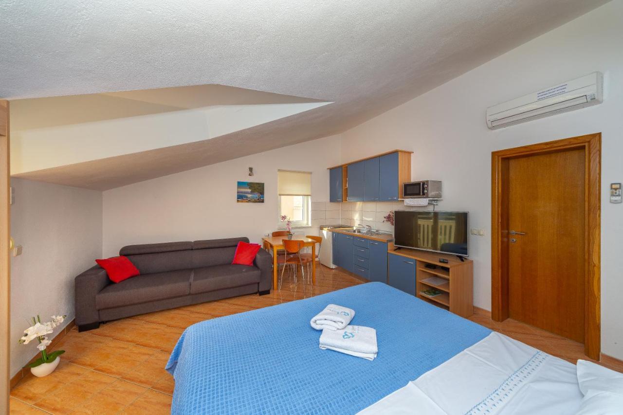 Apartments Dalmata Biograd Na Moru Bagian luar foto