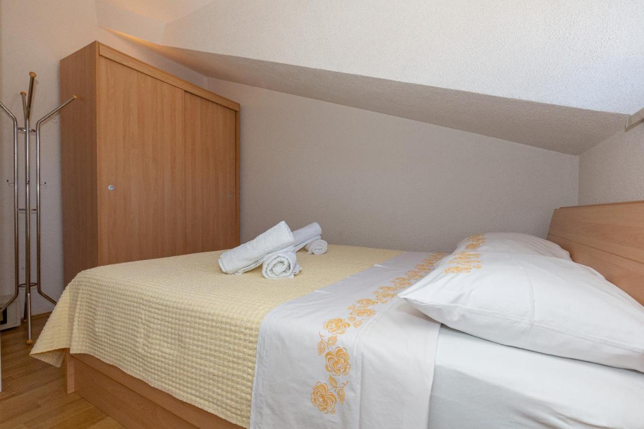 Apartments Dalmata Biograd Na Moru Bagian luar foto