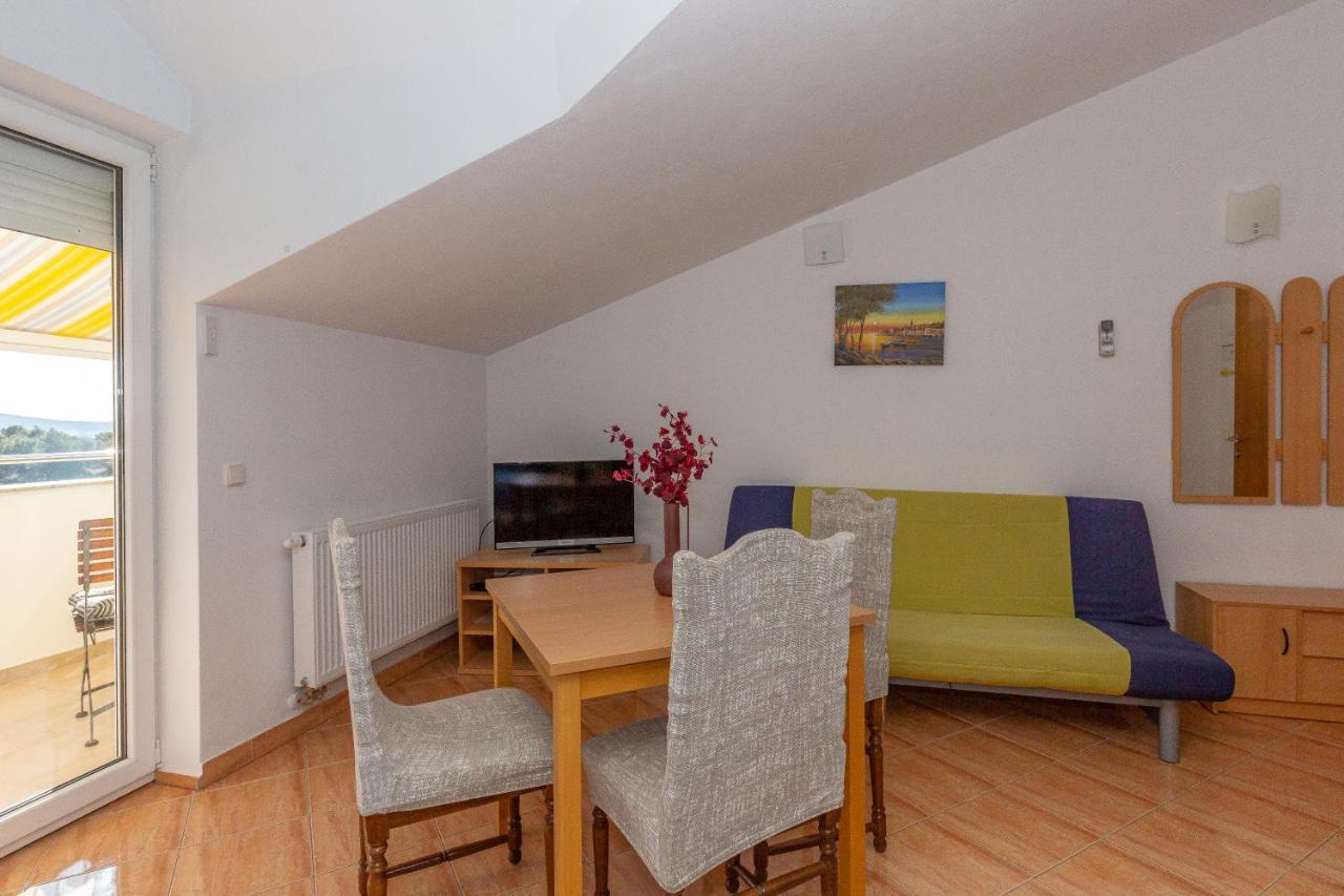 Apartments Dalmata Biograd Na Moru Bagian luar foto