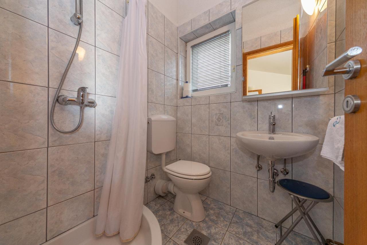 Apartments Dalmata Biograd Na Moru Bagian luar foto