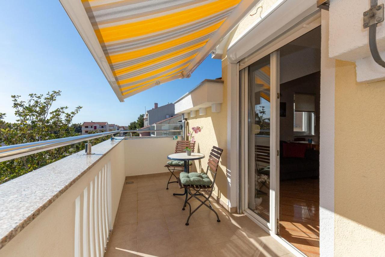Apartments Dalmata Biograd Na Moru Bagian luar foto