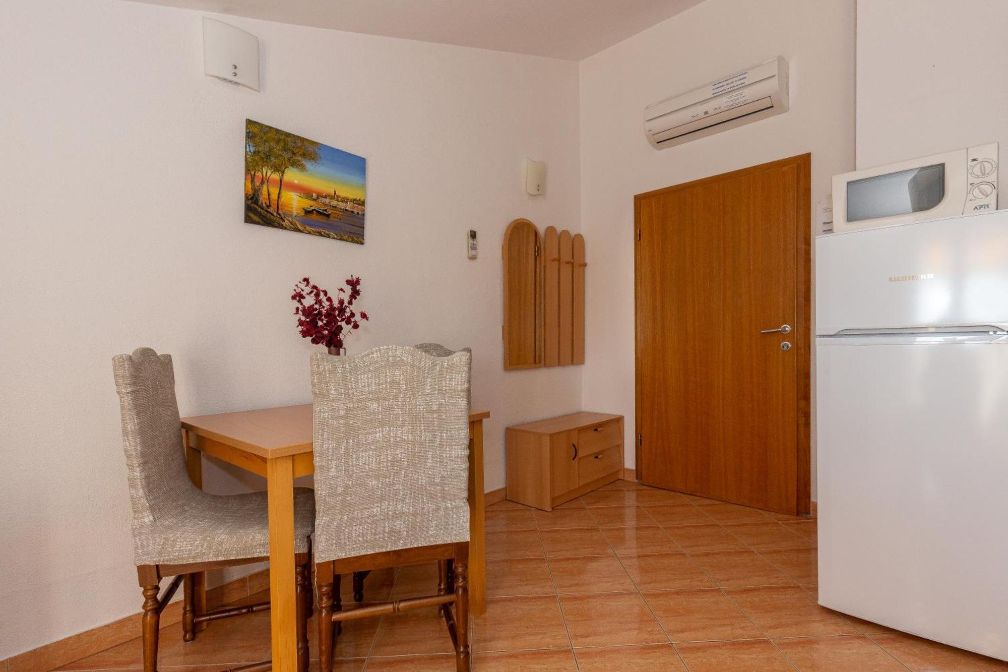 Apartments Dalmata Biograd Na Moru Bagian luar foto