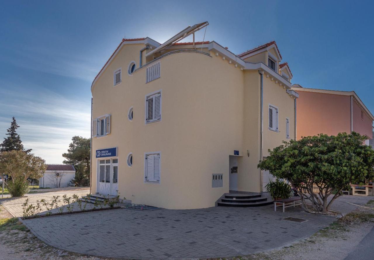 Apartments Dalmata Biograd Na Moru Bagian luar foto