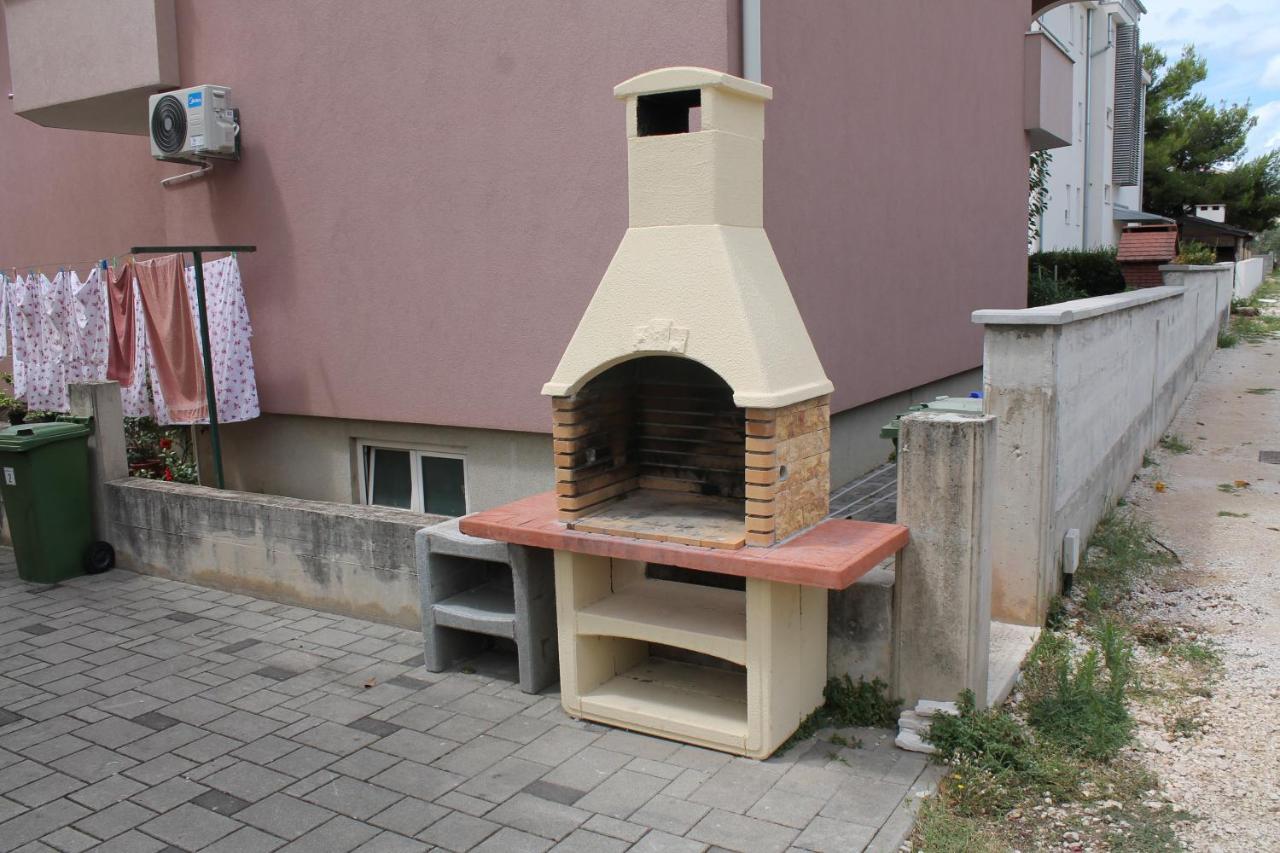 Apartments Dalmata Biograd Na Moru Bagian luar foto
