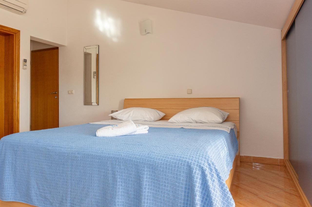 Apartments Dalmata Biograd Na Moru Bagian luar foto